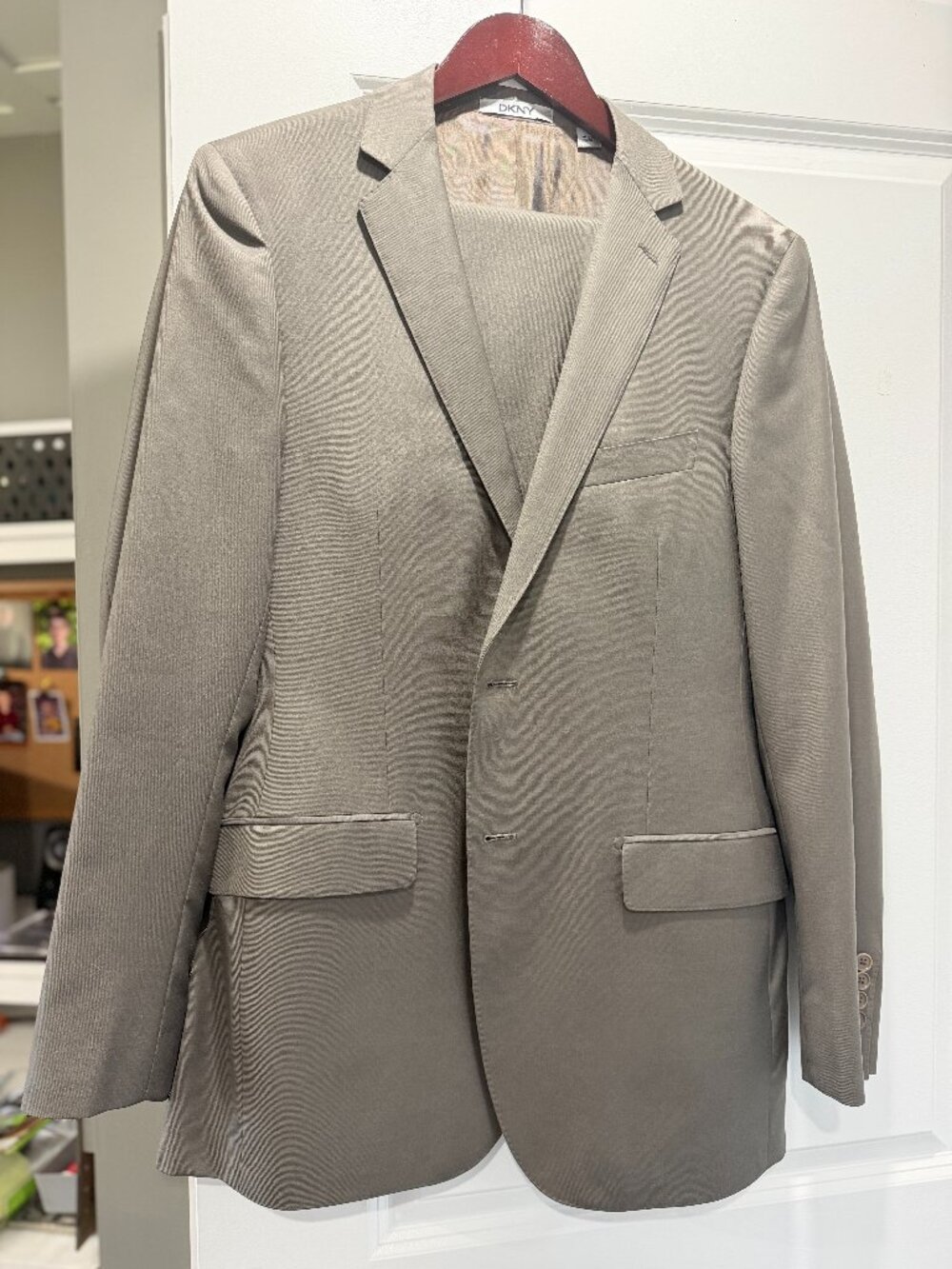 40L DKNY Suit